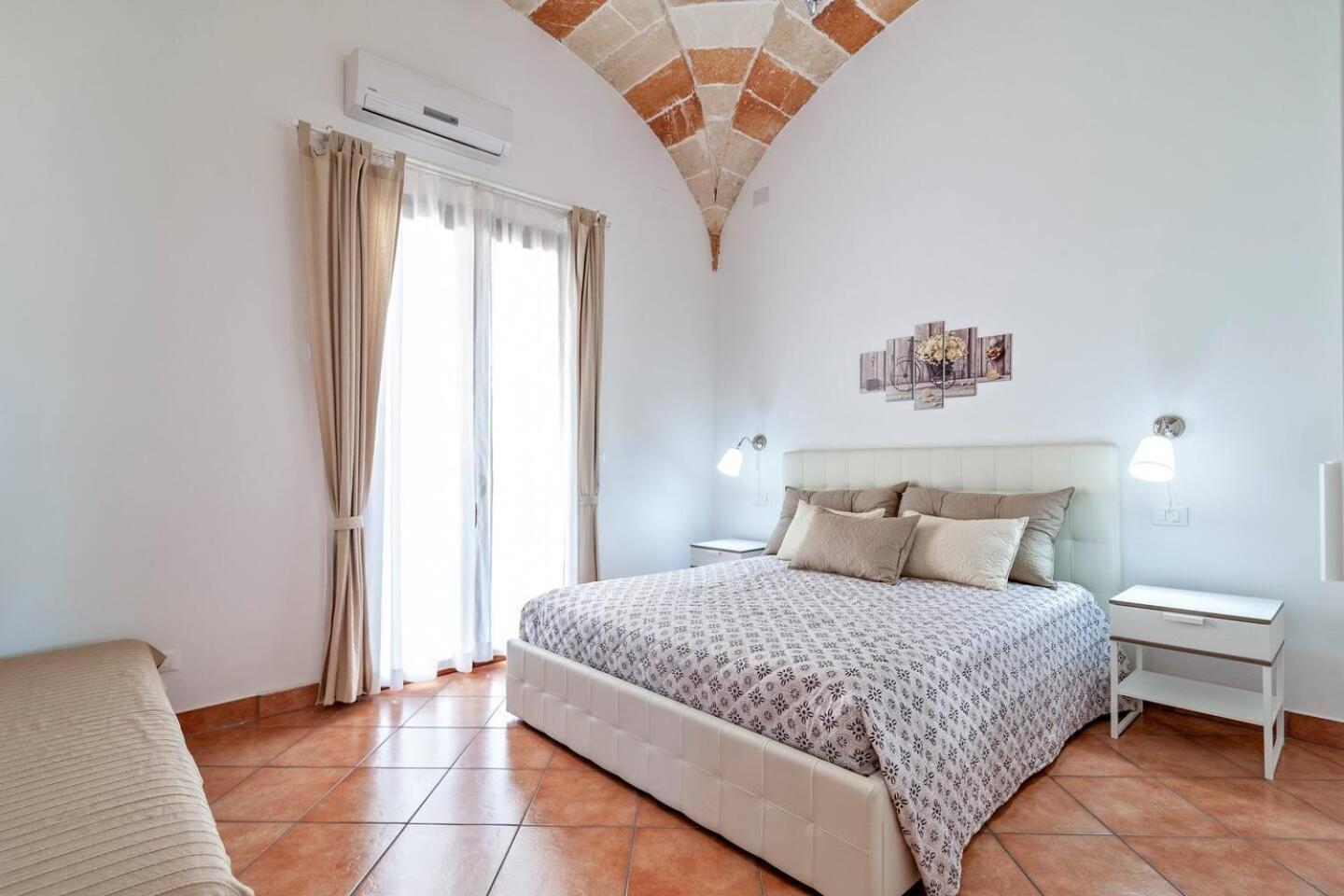 Bed and Breakfast La Dimora Dei Conti Collemeto Екстер'єр фото